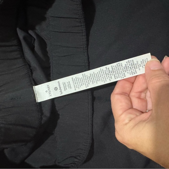 Lululemon On the Fly 7/8 Pant - Picture 9 of 11